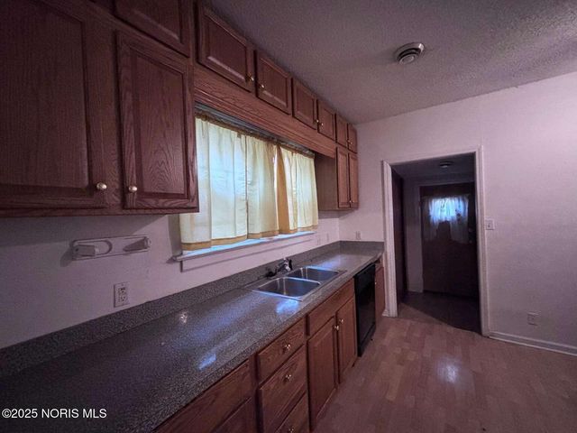 2735 Fremont Street, Toledo, OH 43605