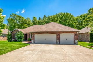 5628 South Winsor Drive, Battlefield, MO 65619