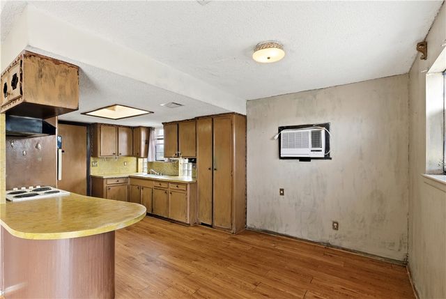 21205 Evans Lane, Washington, TX 77880