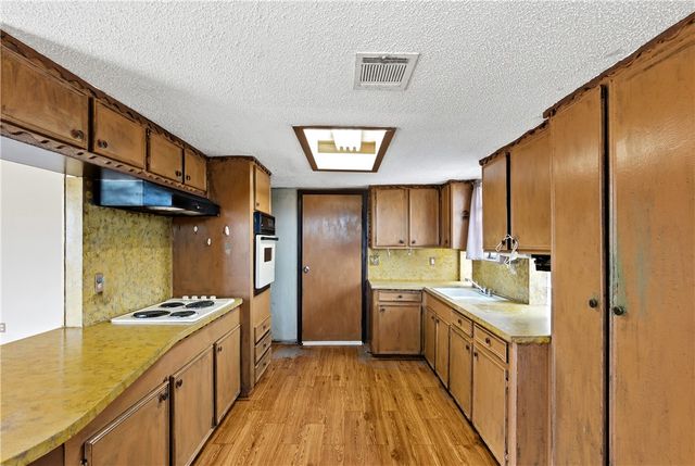 21205 Evans Lane, Washington, TX 77880