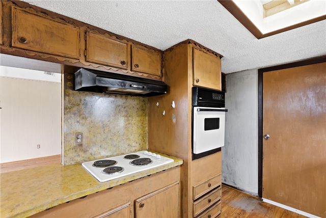 21205 Evans Lane, Washington, TX 77880