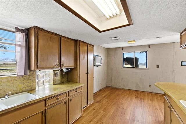 21205 Evans Lane, Washington, TX 77880