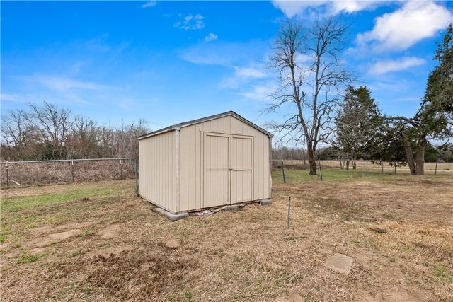 21205 Evans Lane, Washington, TX 77880
