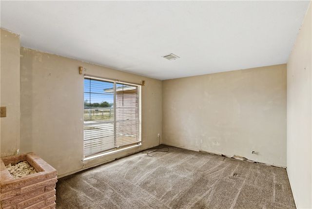 21205 Evans Lane, Washington, TX 77880