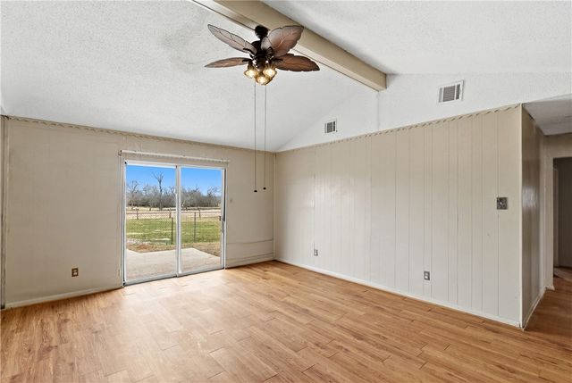 21205 Evans Lane, Washington, TX 77880