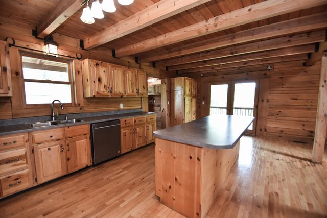 12155 Red Lick Road, Irvine, KY 40336