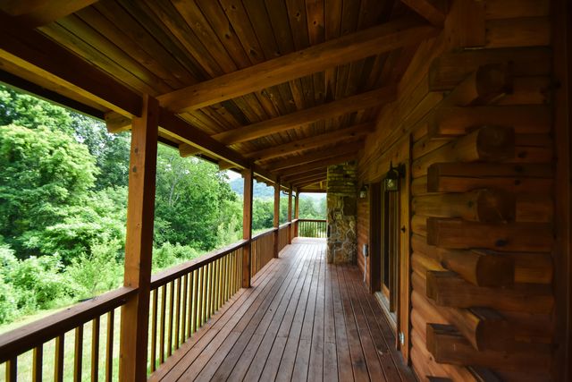 12155 Red Lick Road, Irvine, KY 40336