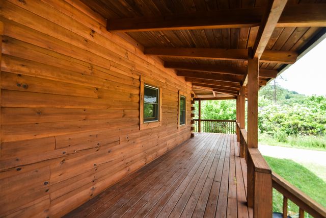 12155 Red Lick Road, Irvine, KY 40336