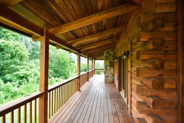 12155 Red Lick Road, Irvine, KY 40336