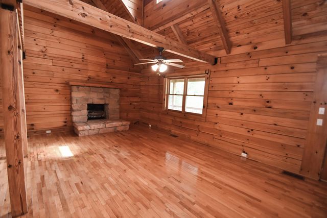 12155 Red Lick Road, Irvine, KY 40336