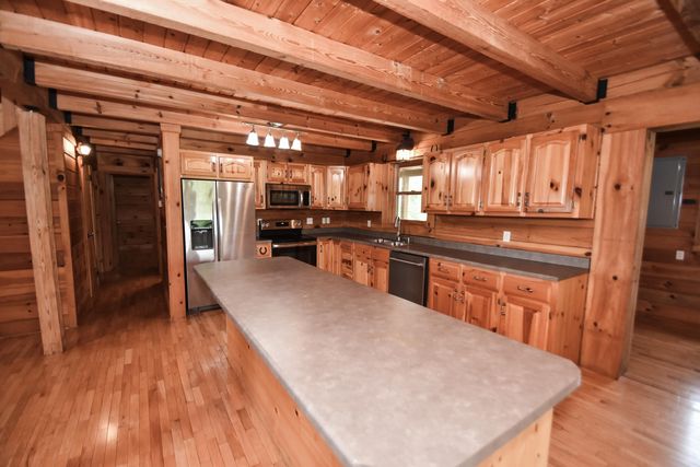 12155 Red Lick Road, Irvine, KY 40336