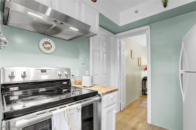 25255 Maple Ridge Road, North Olmsted, OH 44070