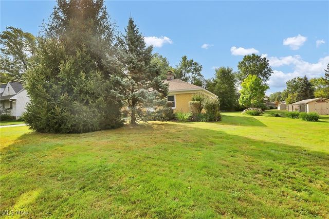 25255 Maple Ridge Road, North Olmsted, OH 44070