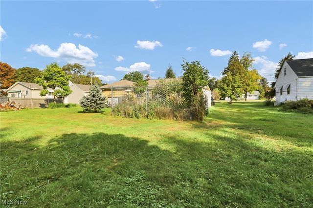 25255 Maple Ridge Road, North Olmsted, OH 44070