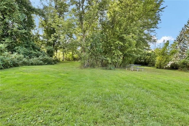 25255 Maple Ridge Road, North Olmsted, OH 44070