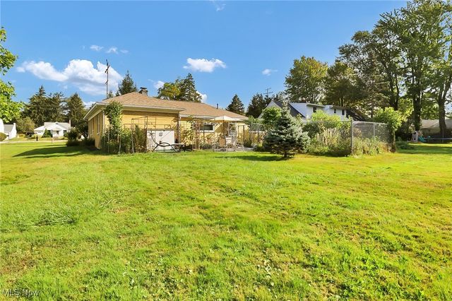 25255 Maple Ridge Road, North Olmsted, OH 44070