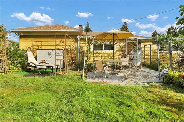 25255 Maple Ridge Road, North Olmsted, OH 44070