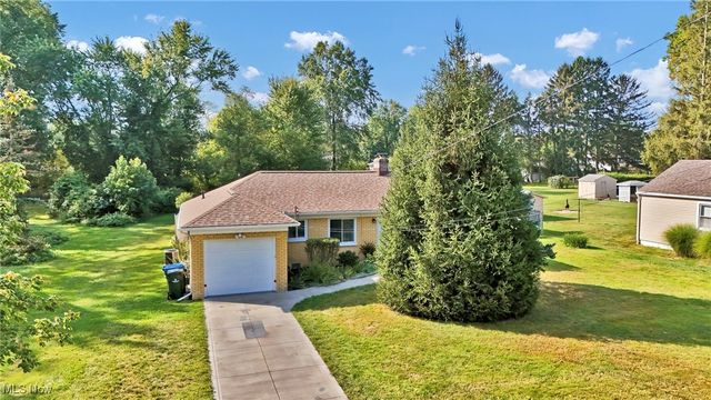 25255 Maple Ridge Road, North Olmsted, OH 44070