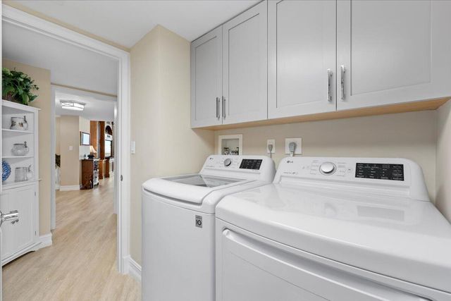 100 Lakeshore Drive 2156, North Palm Beach, FL 33408