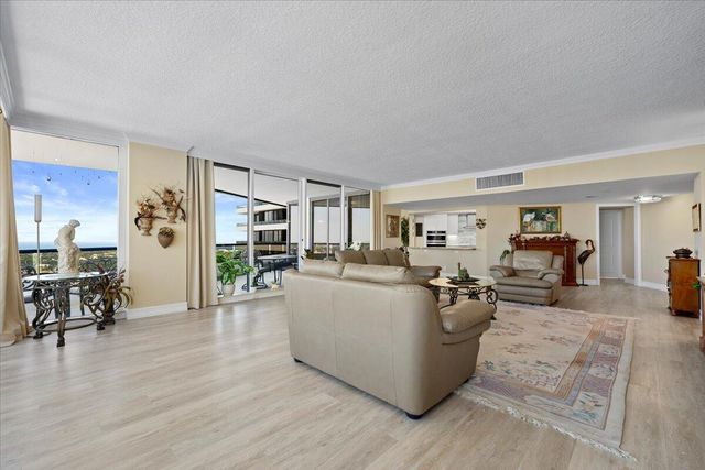 100 Lakeshore Drive 2156, North Palm Beach, FL 33408