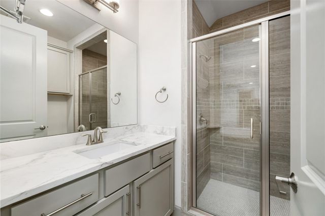 1615 Rosewood Street, Houston, TX 77004