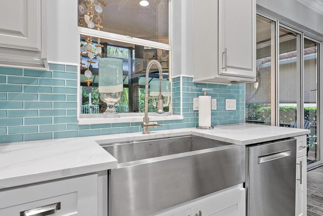 5919 SE Crooked Oak Avenue, Hobe Sound, FL 33455