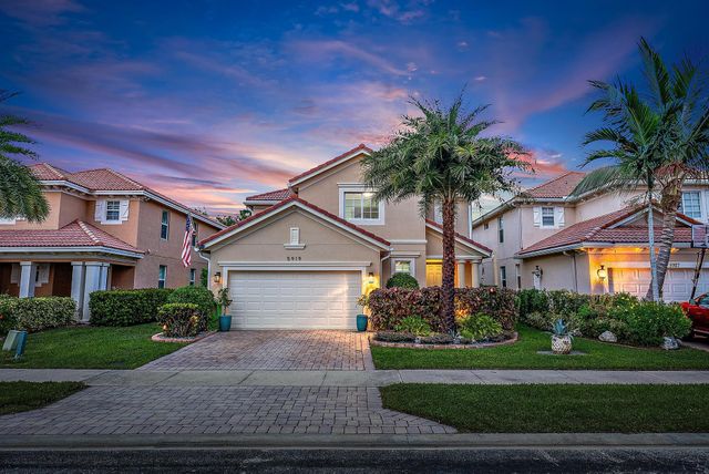5919 SE Crooked Oak Avenue, Hobe Sound, FL 33455