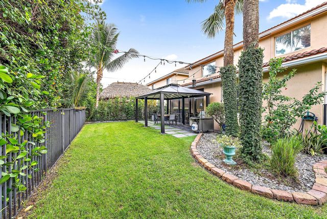 5919 SE Crooked Oak Avenue, Hobe Sound, FL 33455