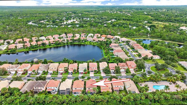 5919 SE Crooked Oak Avenue, Hobe Sound, FL 33455