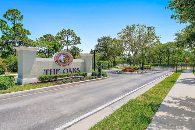 5919 SE Crooked Oak Avenue, Hobe Sound, FL 33455
