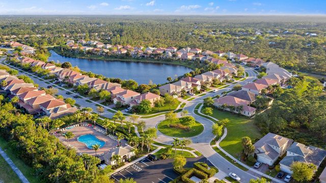 5919 SE Crooked Oak Avenue, Hobe Sound, FL 33455