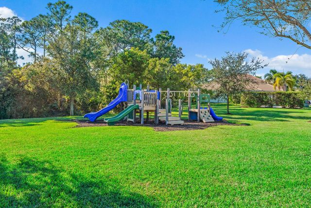 5919 SE Crooked Oak Avenue, Hobe Sound, FL 33455