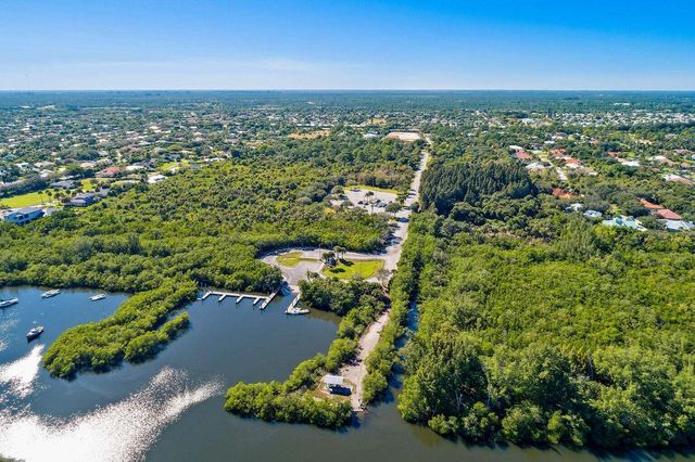 5919 SE Crooked Oak Avenue, Hobe Sound, FL 33455