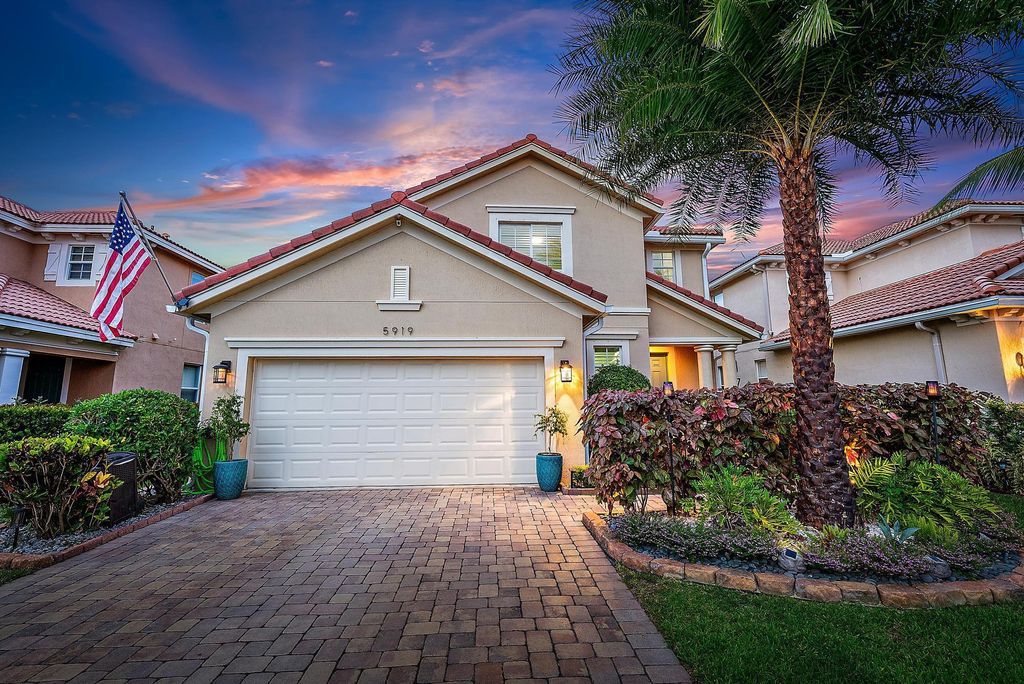 5919 SE Crooked Oak Avenue, Hobe Sound, FL 33455