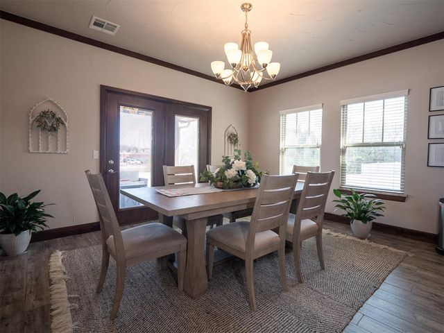 2727 Woodlawn Court, Shawnee, OK 74804