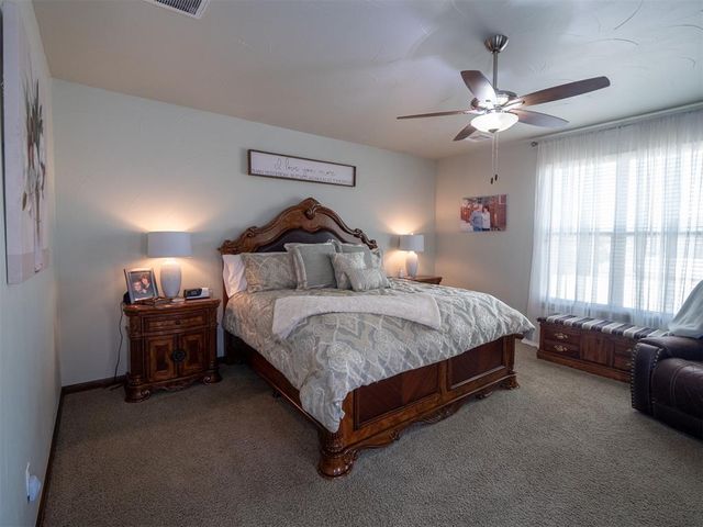 2727 Woodlawn Court, Shawnee, OK 74804