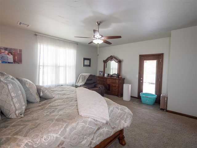 2727 Woodlawn Court, Shawnee, OK 74804