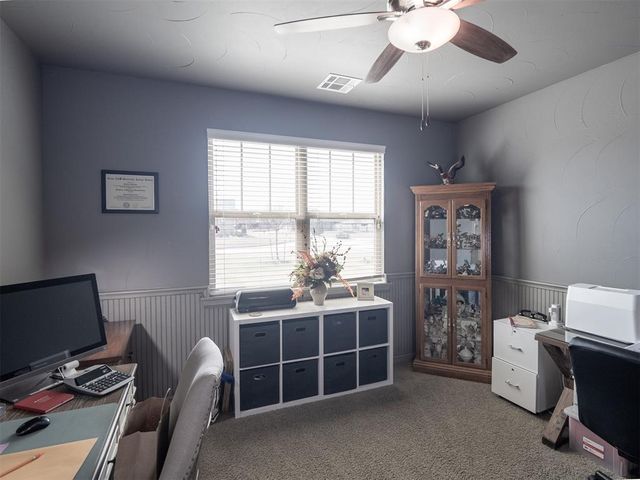2727 Woodlawn Court, Shawnee, OK 74804