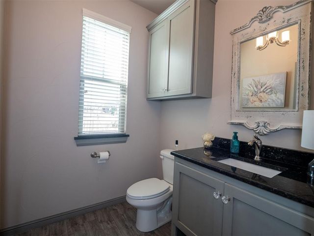 2727 Woodlawn Court, Shawnee, OK 74804