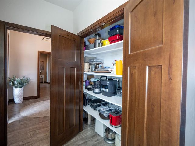 2727 Woodlawn Court, Shawnee, OK 74804