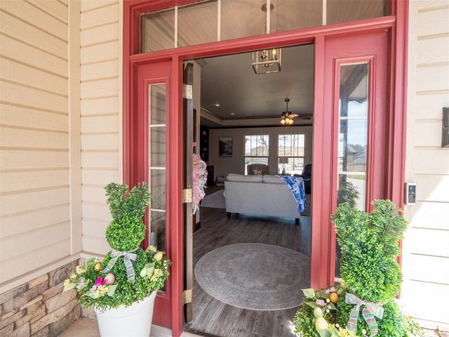 2727 Woodlawn Court, Shawnee, OK 74804