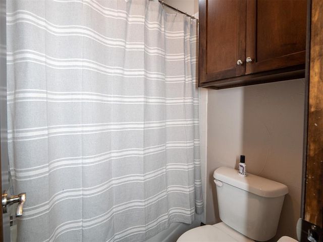 2727 Woodlawn Court, Shawnee, OK 74804