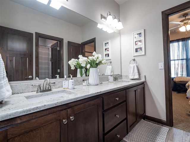 2727 Woodlawn Court, Shawnee, OK 74804