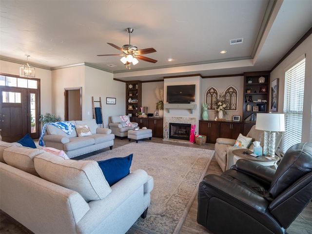 2727 Woodlawn Court, Shawnee, OK 74804