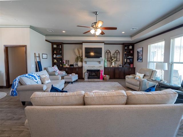 2727 Woodlawn Court, Shawnee, OK 74804
