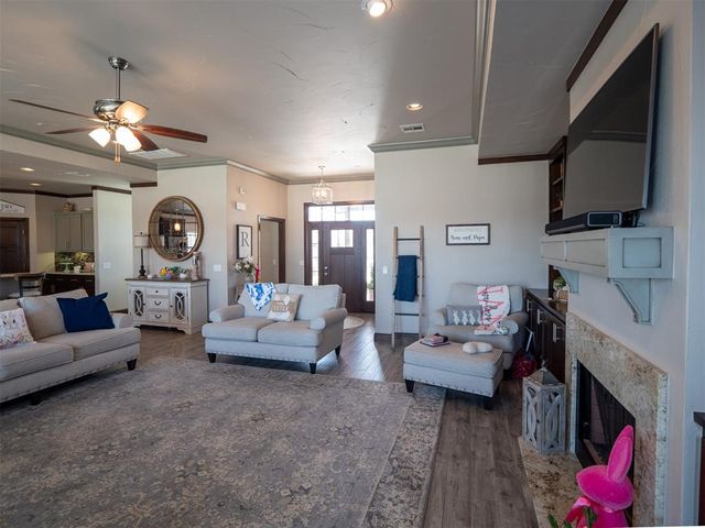 2727 Woodlawn Court, Shawnee, OK 74804