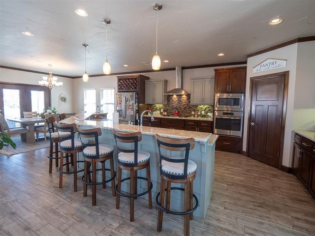 2727 Woodlawn Court, Shawnee, OK 74804