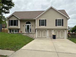 8820 NE 110th Street, Kansas City, MO 64157