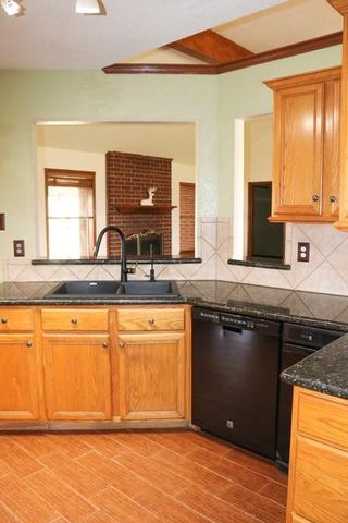 239 County Road 402, Danbury, TX 77534