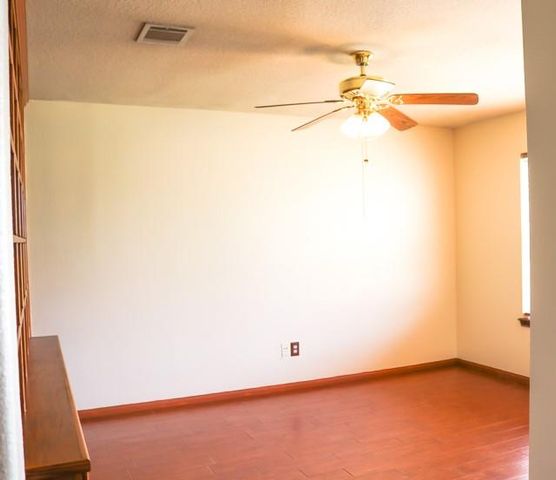 239 County Road 402, Danbury, TX 77534